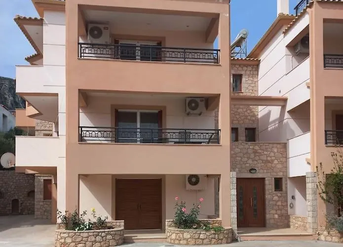 Sophie's Sunny Spot 2 דירה