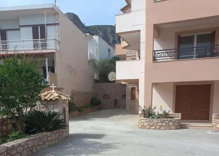 Sophie's Sunny Spot 2 * Yefira